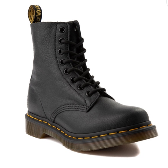 Womens Dr. Martens 1460 Pascal 8-Eye Boot - Black - Picture 1 of 12
